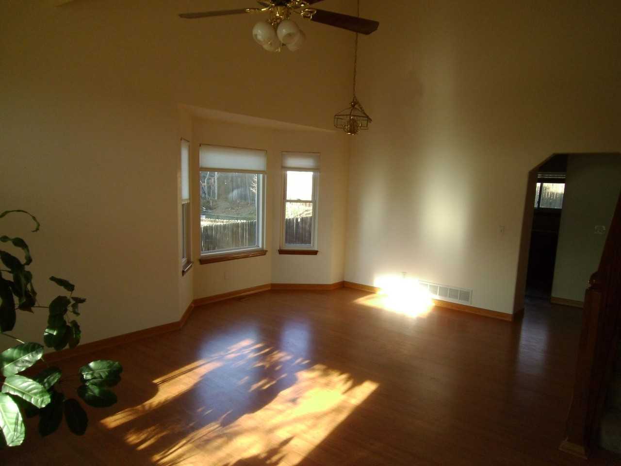 13482 Glen Cir - Photo 7 of 20