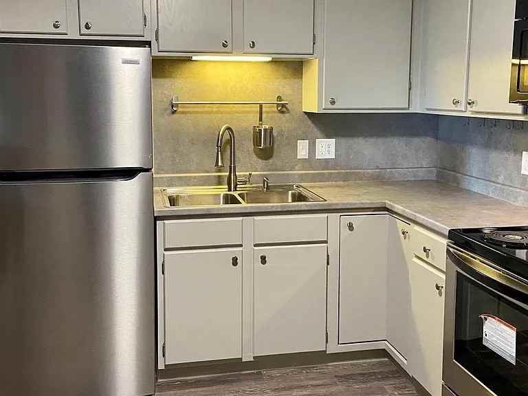 50 Barclay Dr #3 - Photo 5 of 11
