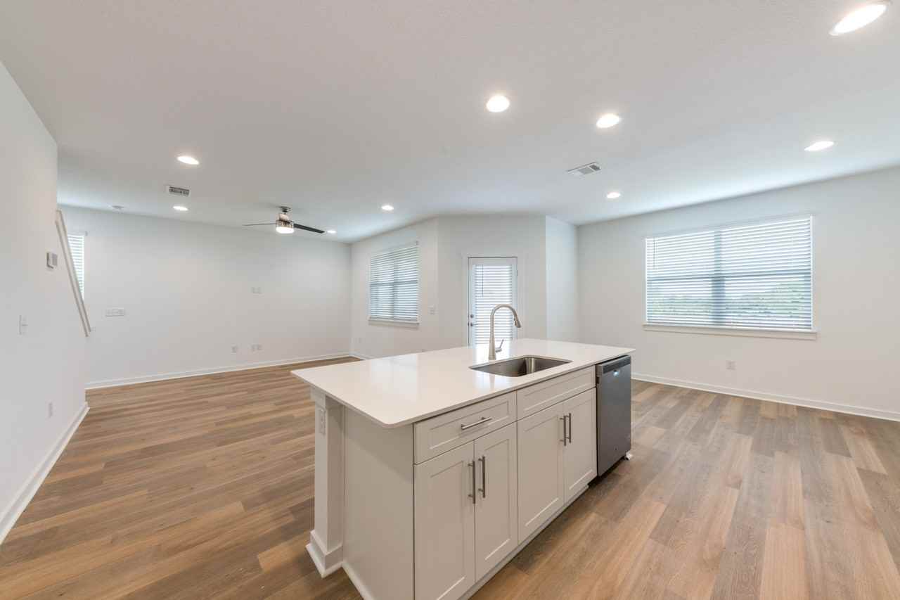 1848 Bonham Ln - Photo 5 of 7