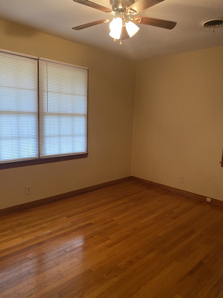 4762 Pinewood Dr N - Photo 7 of 8