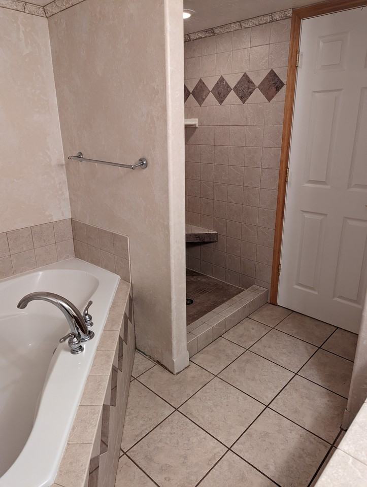 900 Marshall St #2 - Photo 5 of 11