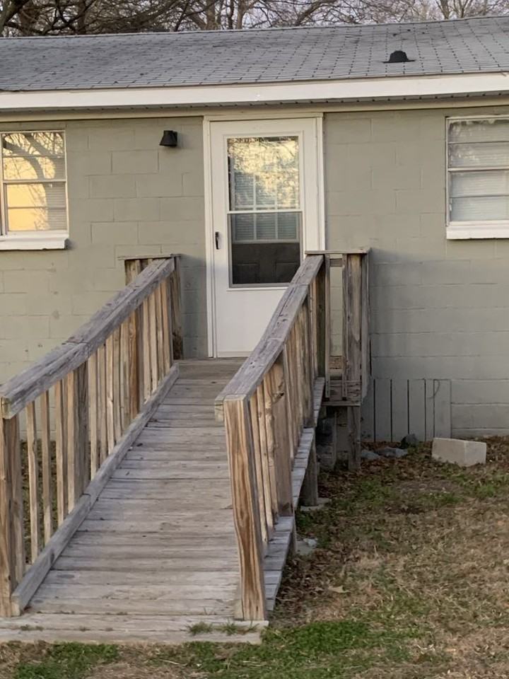 303 Doctor Donnie H Jones Jr Blvd W - Photo 2 of 11