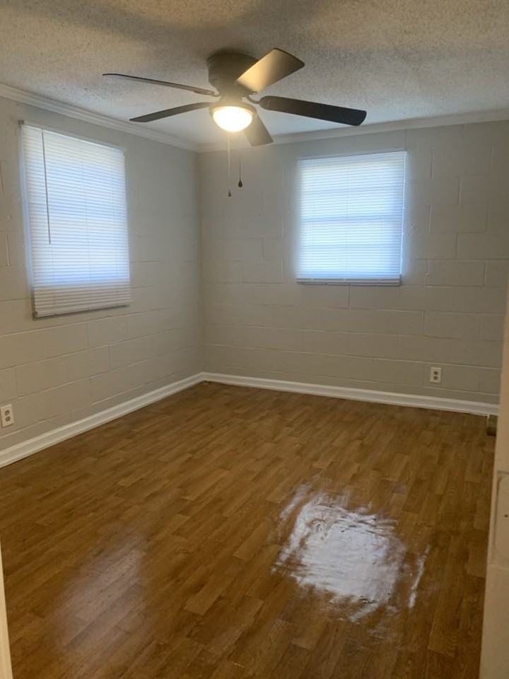 303 Doctor Donnie H Jones Jr Blvd W - Photo 3 of 11