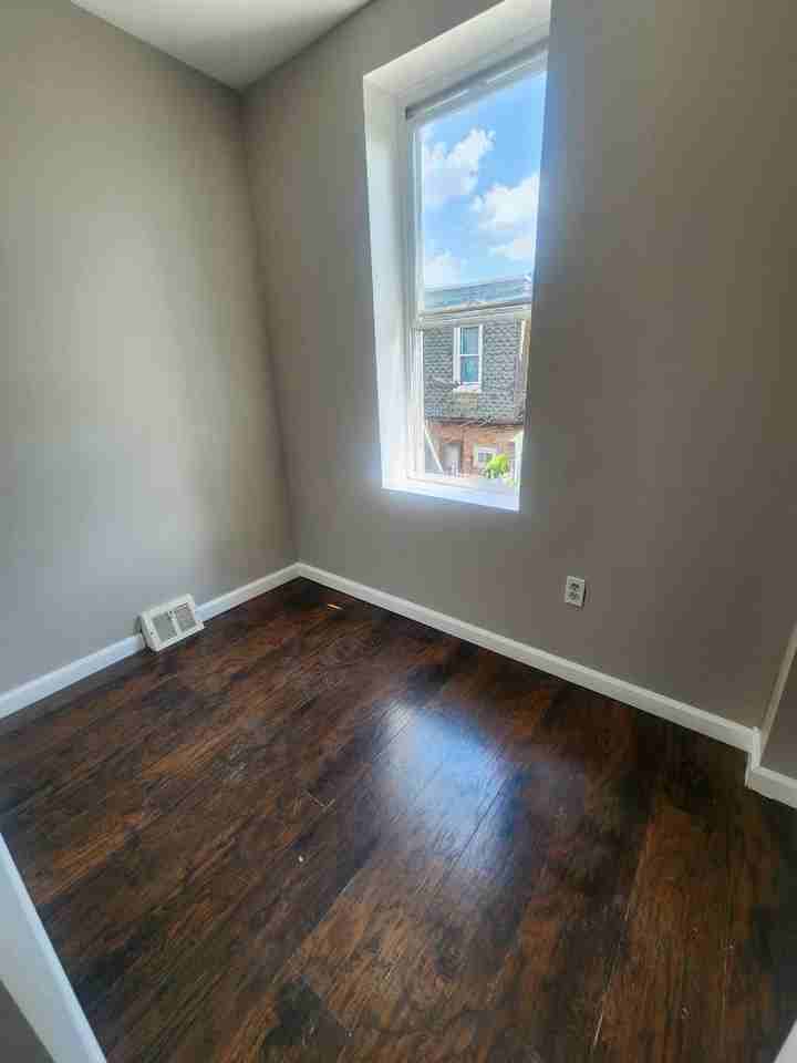 2061 E Clementine St - Photo 3 of 8