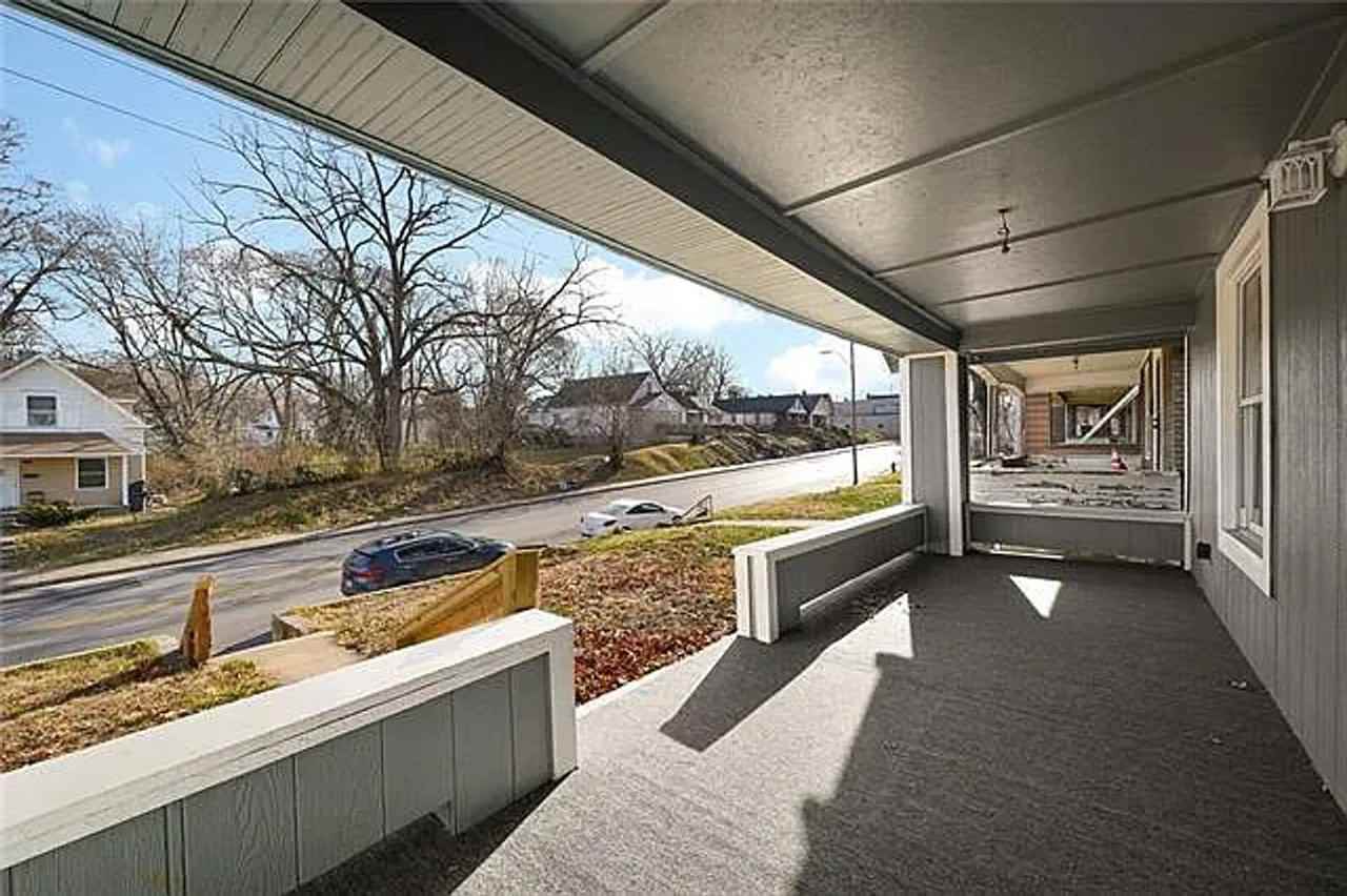 2614 Indiana Ave - Photo 3 of 21