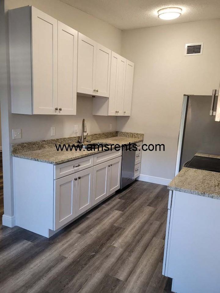 3056 Autumn Ct - Photo 7 of 22