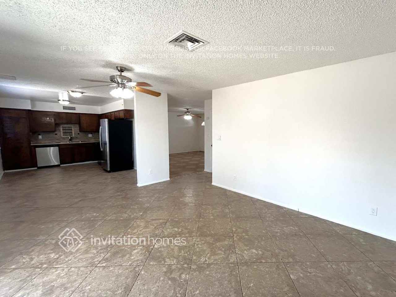 8639 W Clarendon Ave - Photo 6 of 15