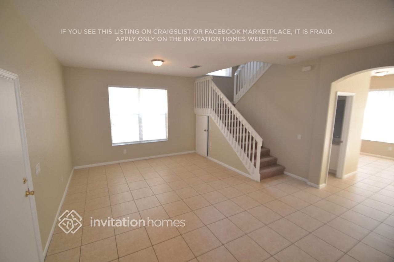 5436 Sealine Blvd - Photo 3 of 20