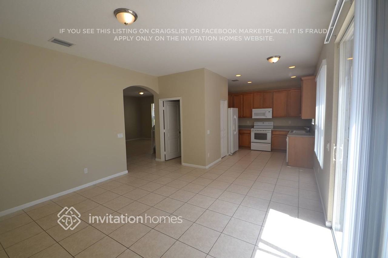 5436 Sealine Blvd - Photo 4 of 20