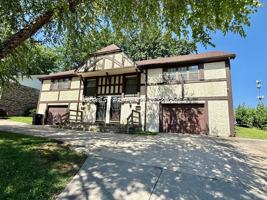 featured image of 2342 S Crysler Ave