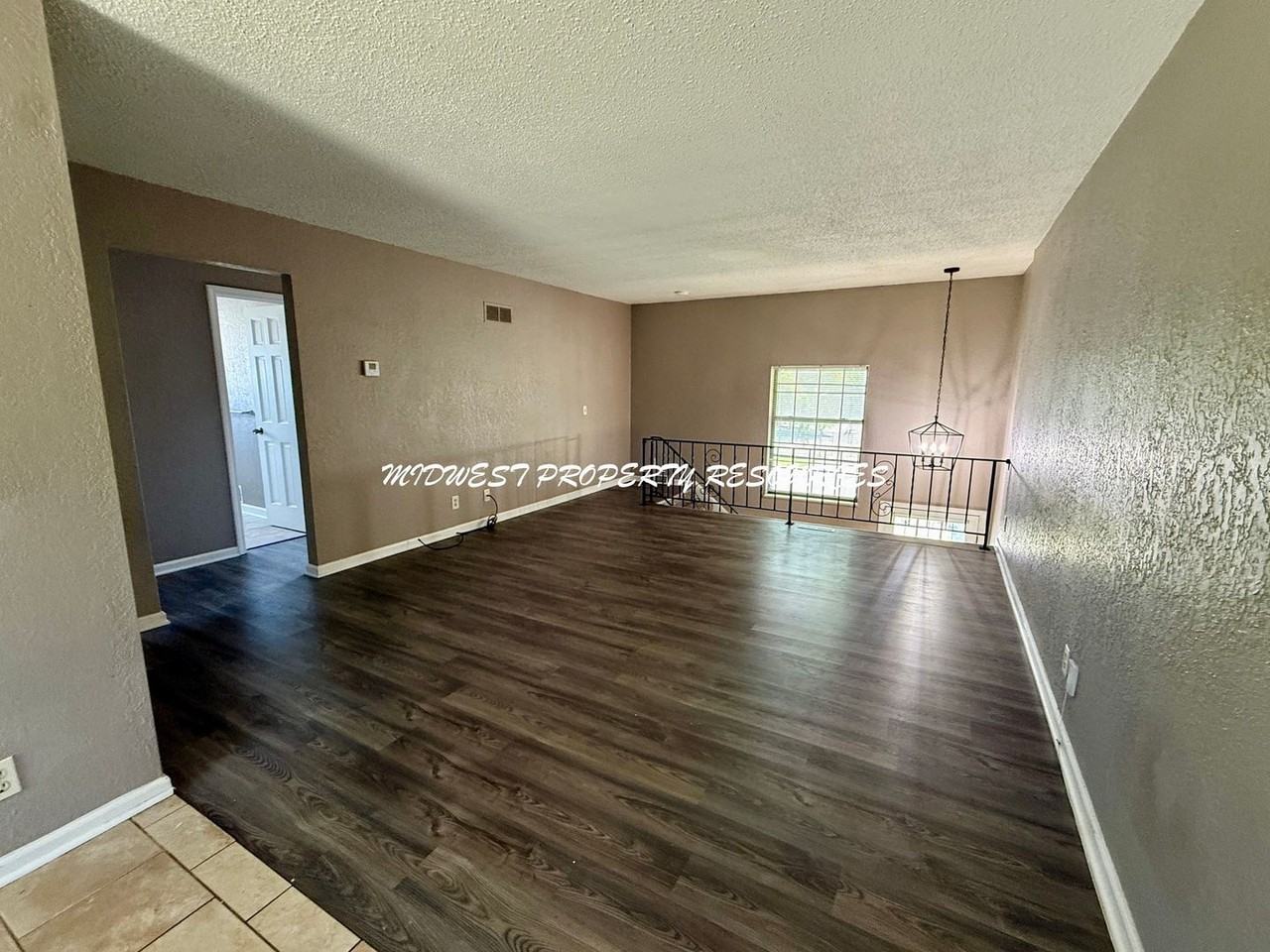 2342 S Crysler Ave - Photo 2 of 21