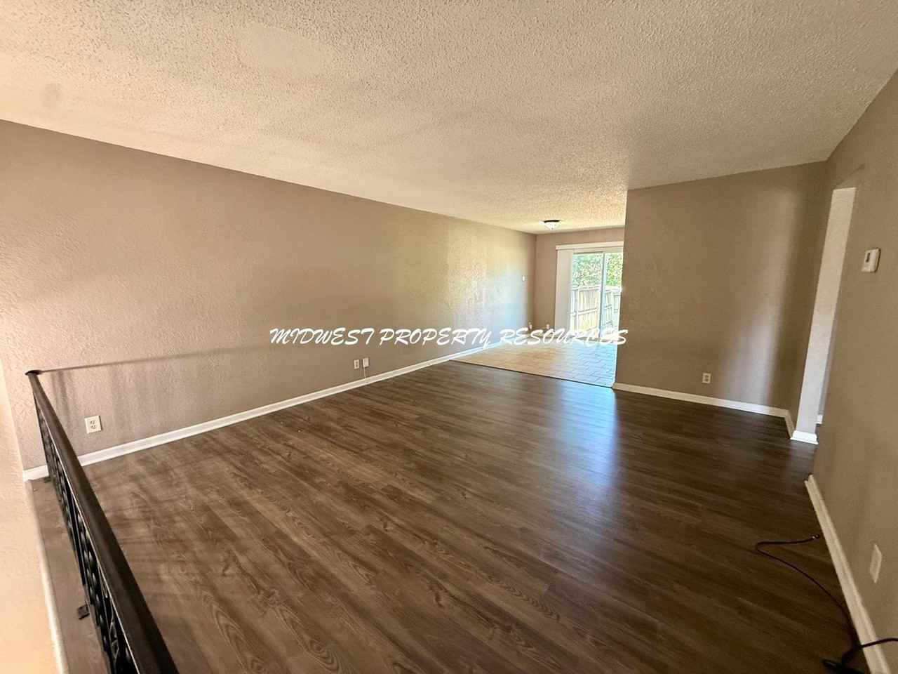 2342 S Crysler Ave - Photo 3 of 21