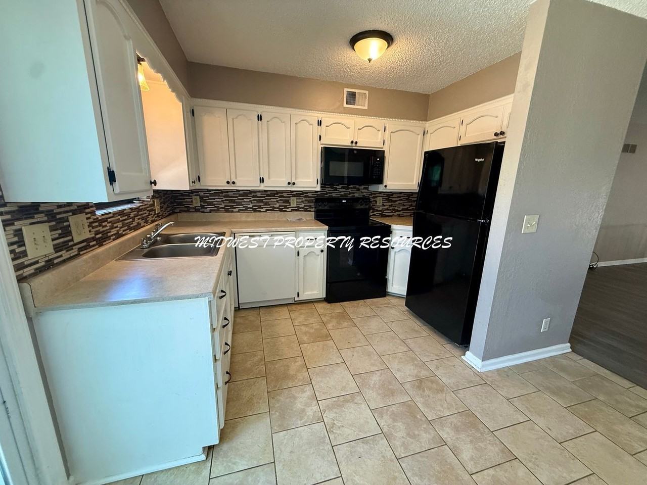 2342 S Crysler Ave - Photo 4 of 21