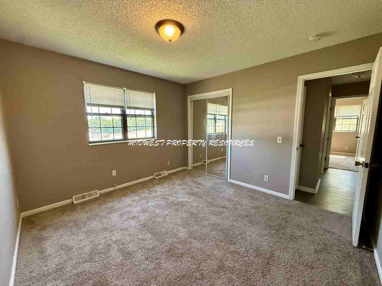 2342 S Crysler Ave - Photo 7 of 21