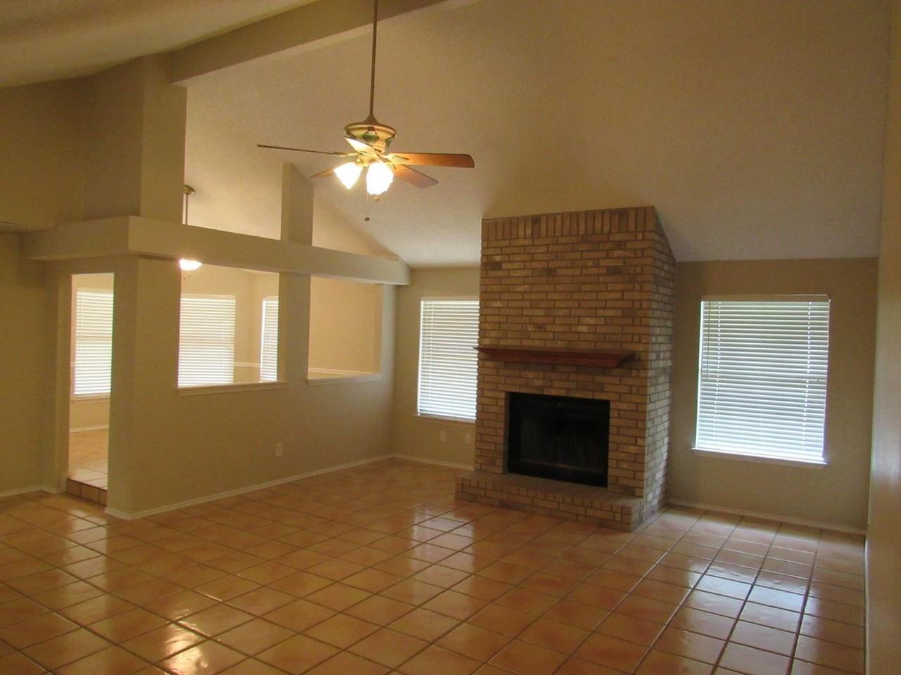 21130 Malibu Colony - Photo 3 of 16