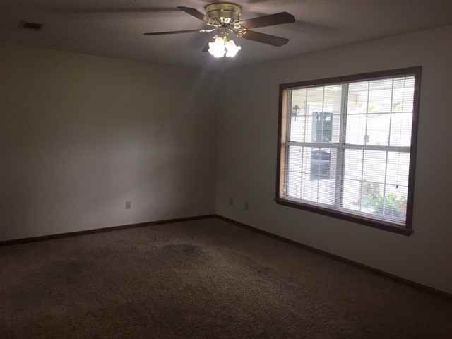 2308 Pineview Dr Apt A - Photo 2 of 5
