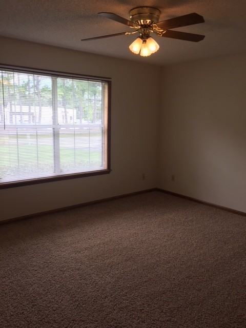 2308 Pineview Dr Apt A - Photo 4 of 5