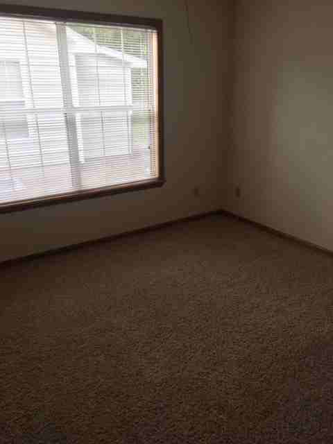 2308 Pineview Dr Apt A - Photo 5 of 5