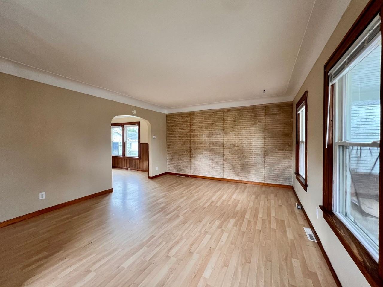 1233 Halstead St - Photo 2 of 12