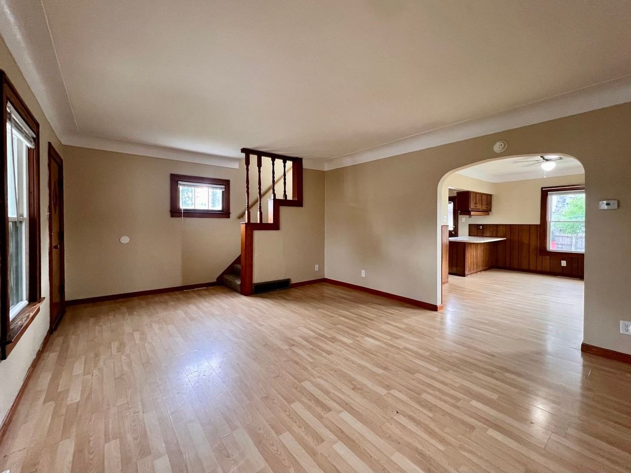 1233 Halstead St - Photo 3 of 12