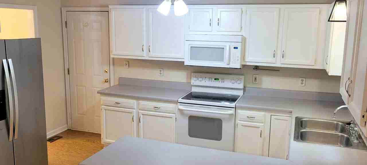 21 Stonewall Rd - Photo 3 of 47