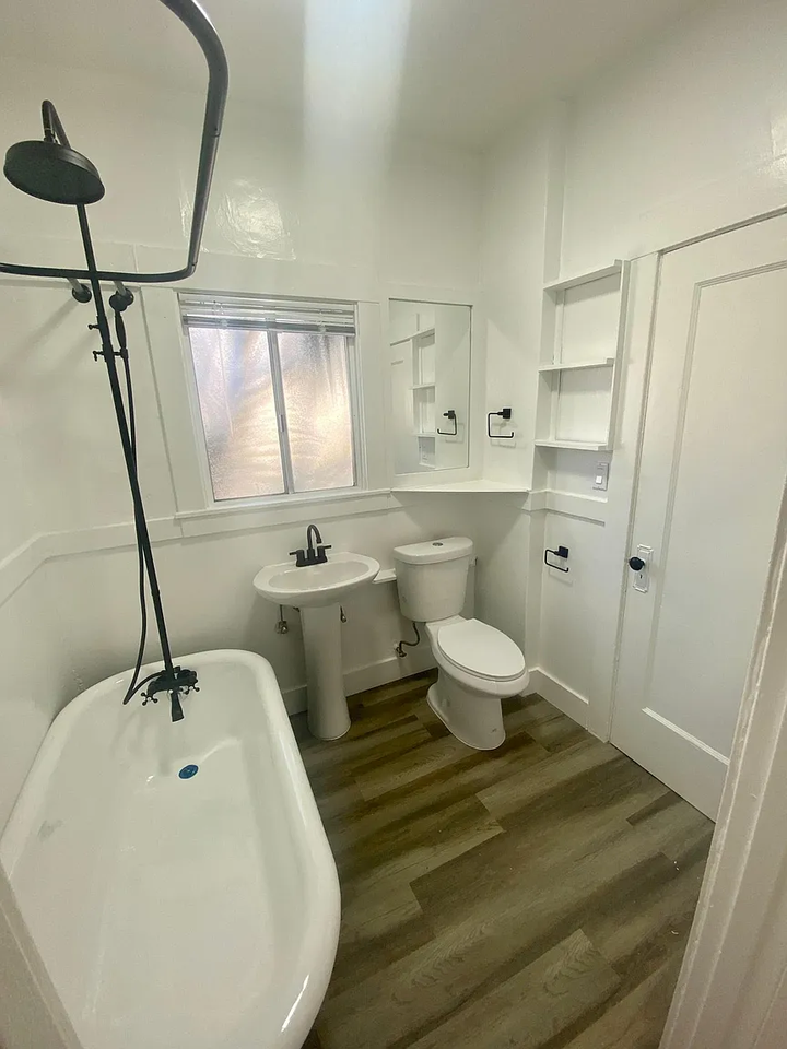 323 E 15th St #325 - Photo 2 of 10
