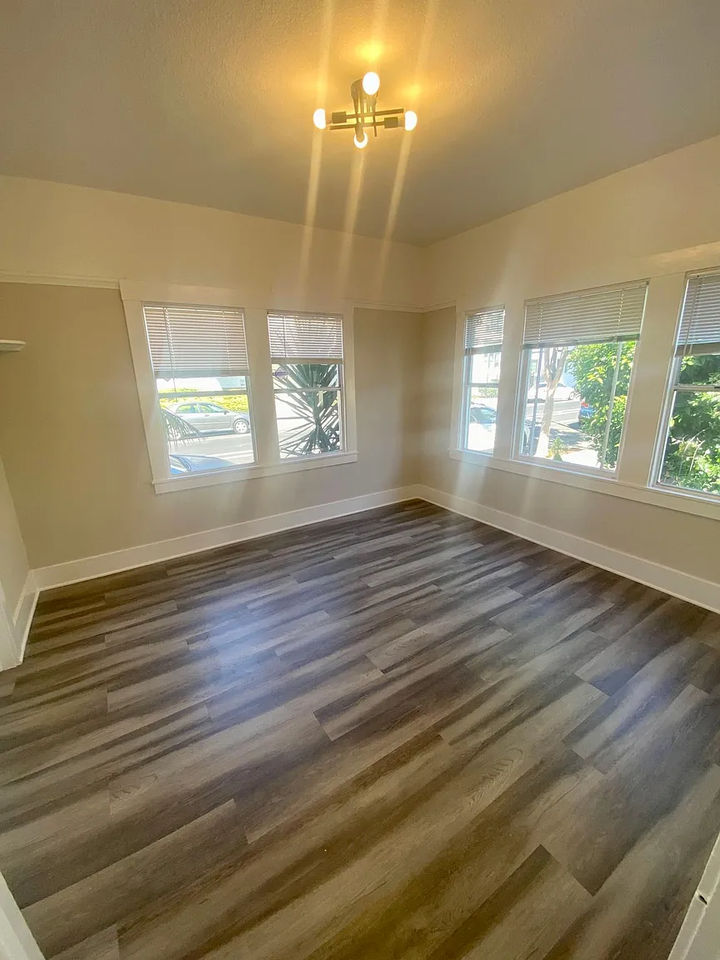 323 E 15th St #325 - Photo 4 of 10