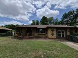 featured image of 225 Burk Way