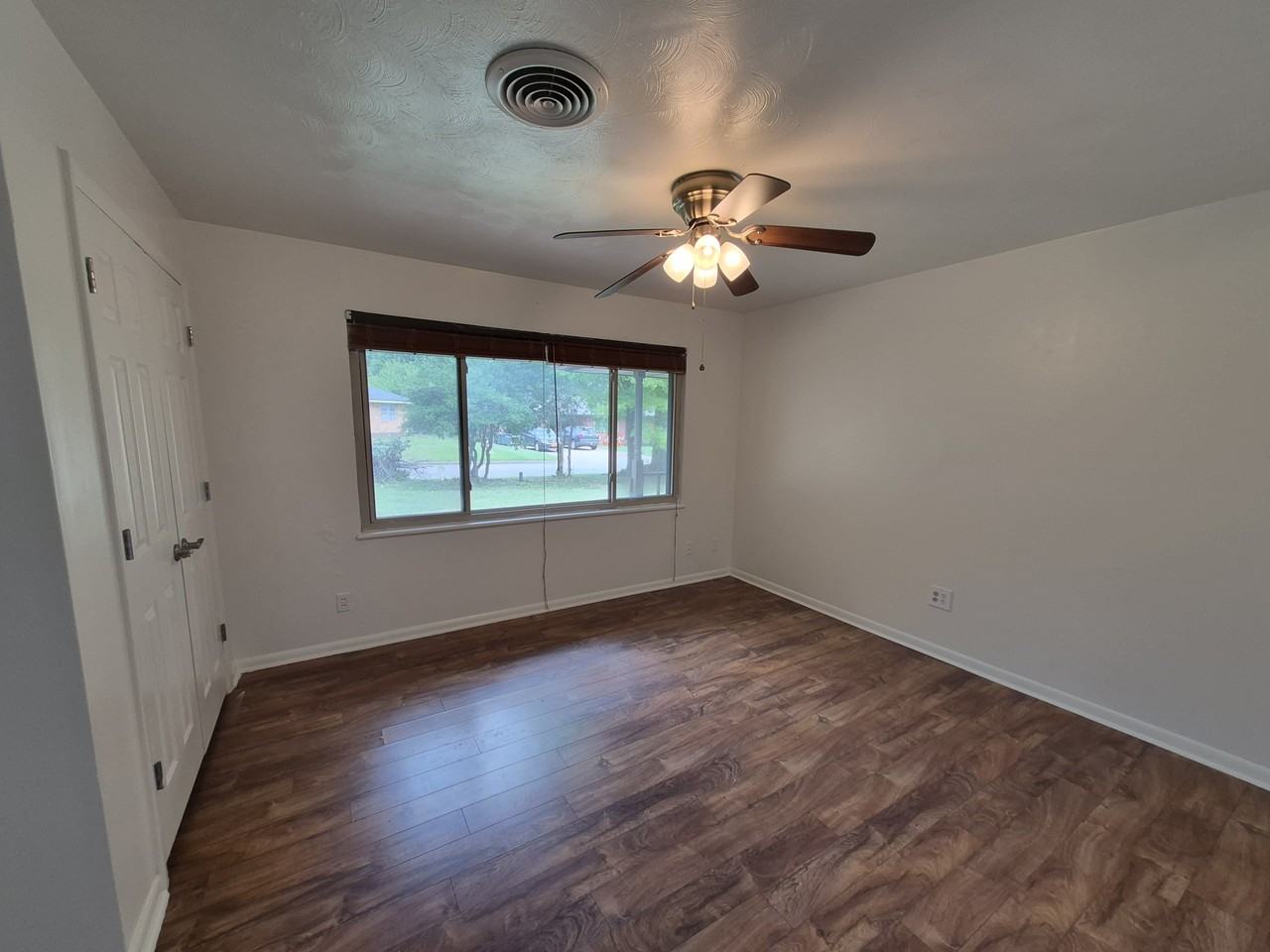 225 Burk Way - Photo 5 of 19