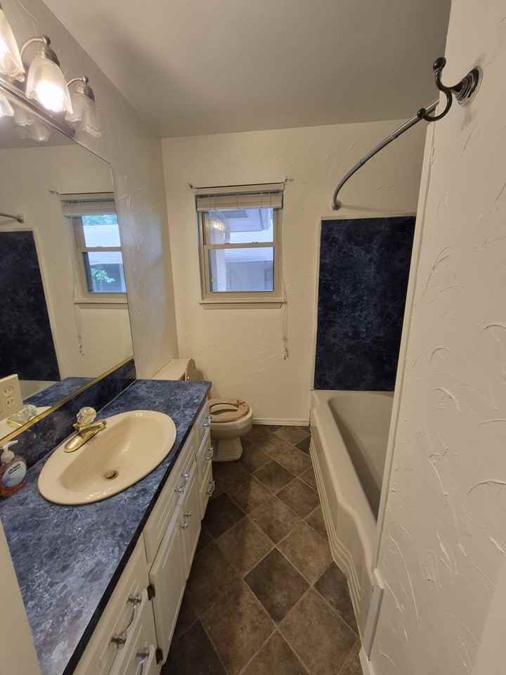 225 Burk Way - Photo 6 of 19