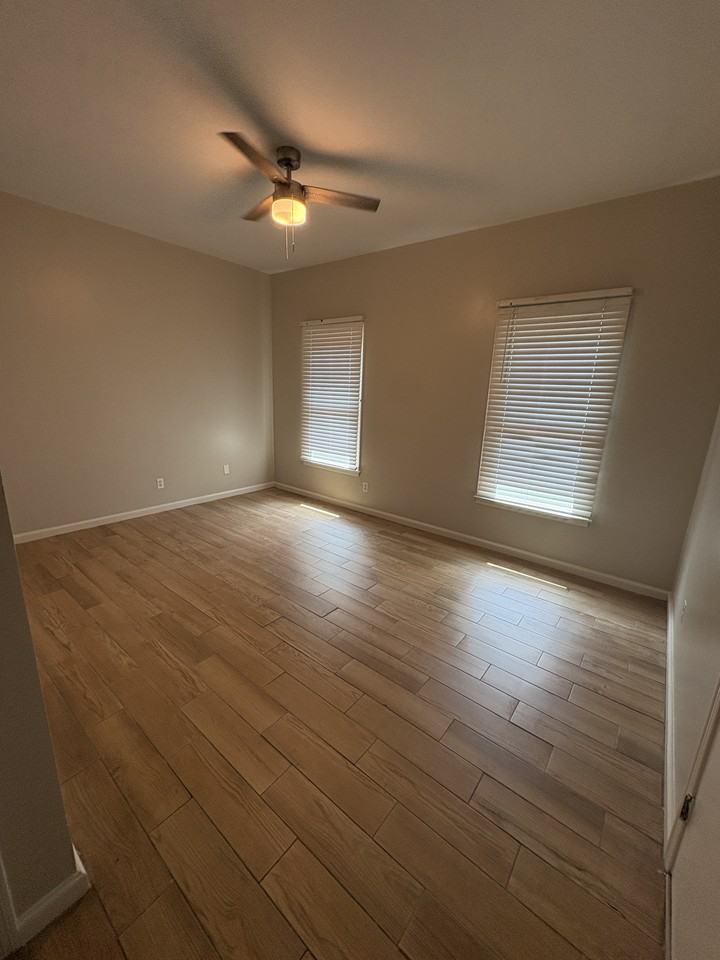 3104 Woodley Ter - Photo 2 of 8