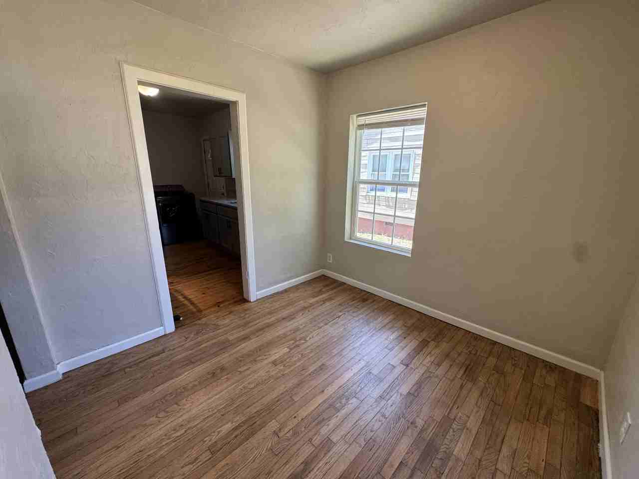2524 Ne 14th St - Photo 4 of 13
