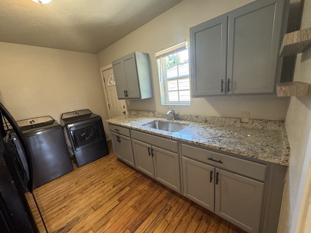 2524 Ne 14th St - Photo 5 of 13