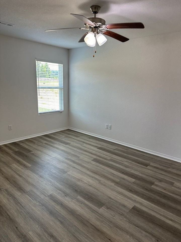 10316 Debbie Dr - Photo 7 of 20