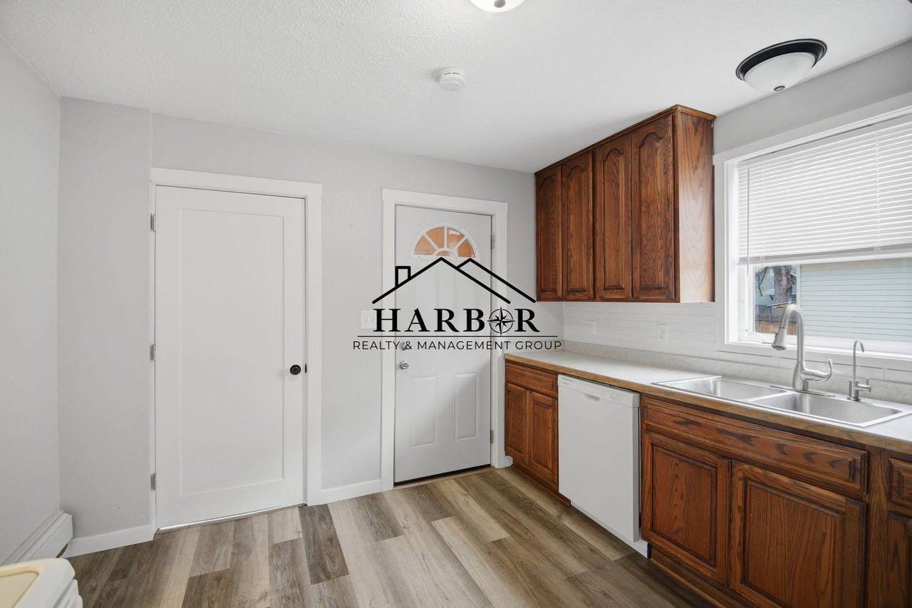 401 3rd Ave Sw - Photo 3 of 28