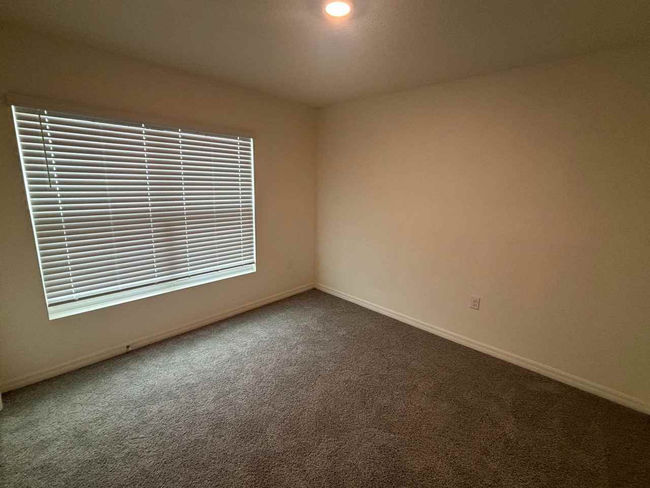 481 W Rexford Dr - Photo 4 of 27