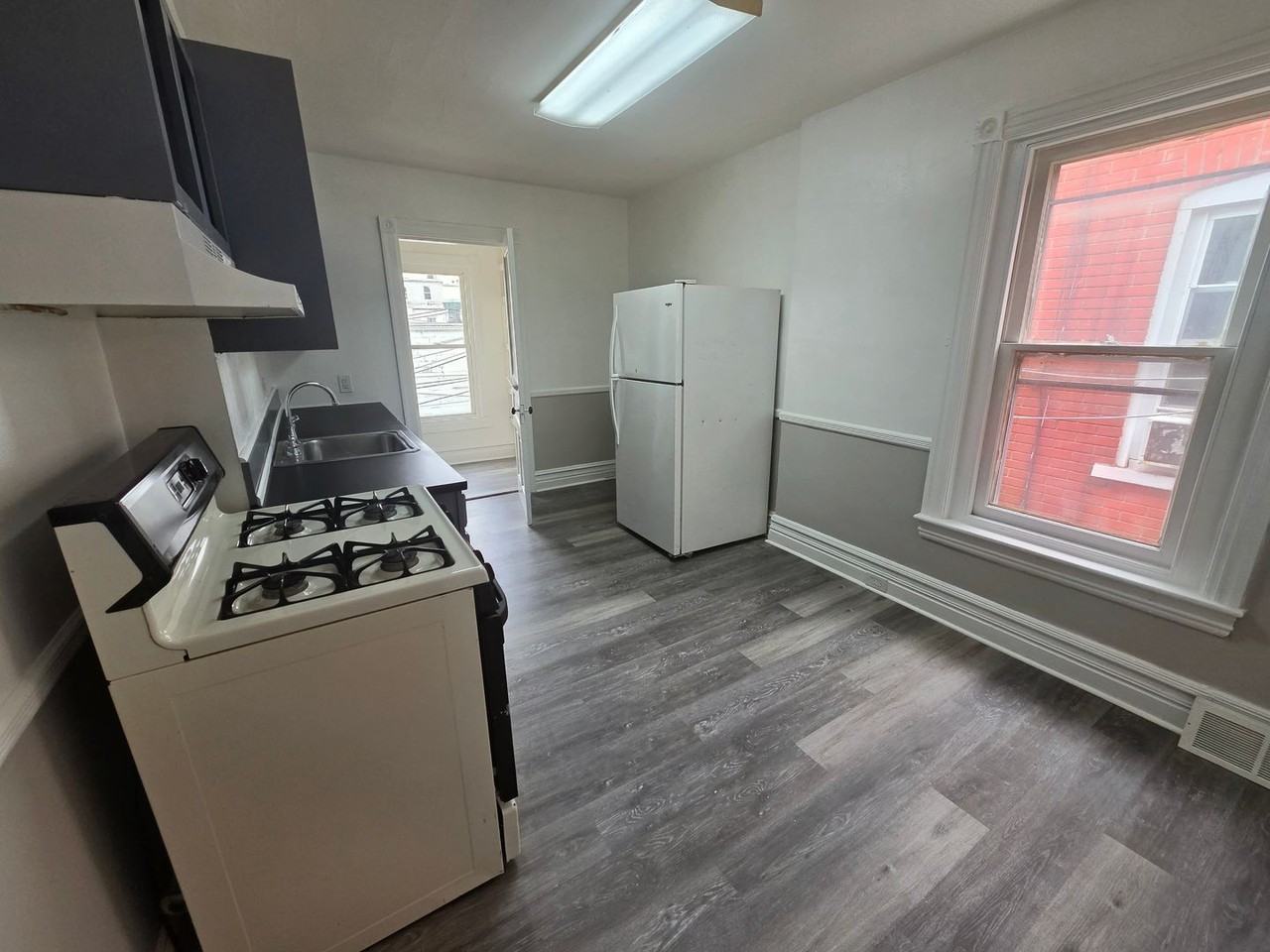 924 W Washington St - Photo 3 of 15