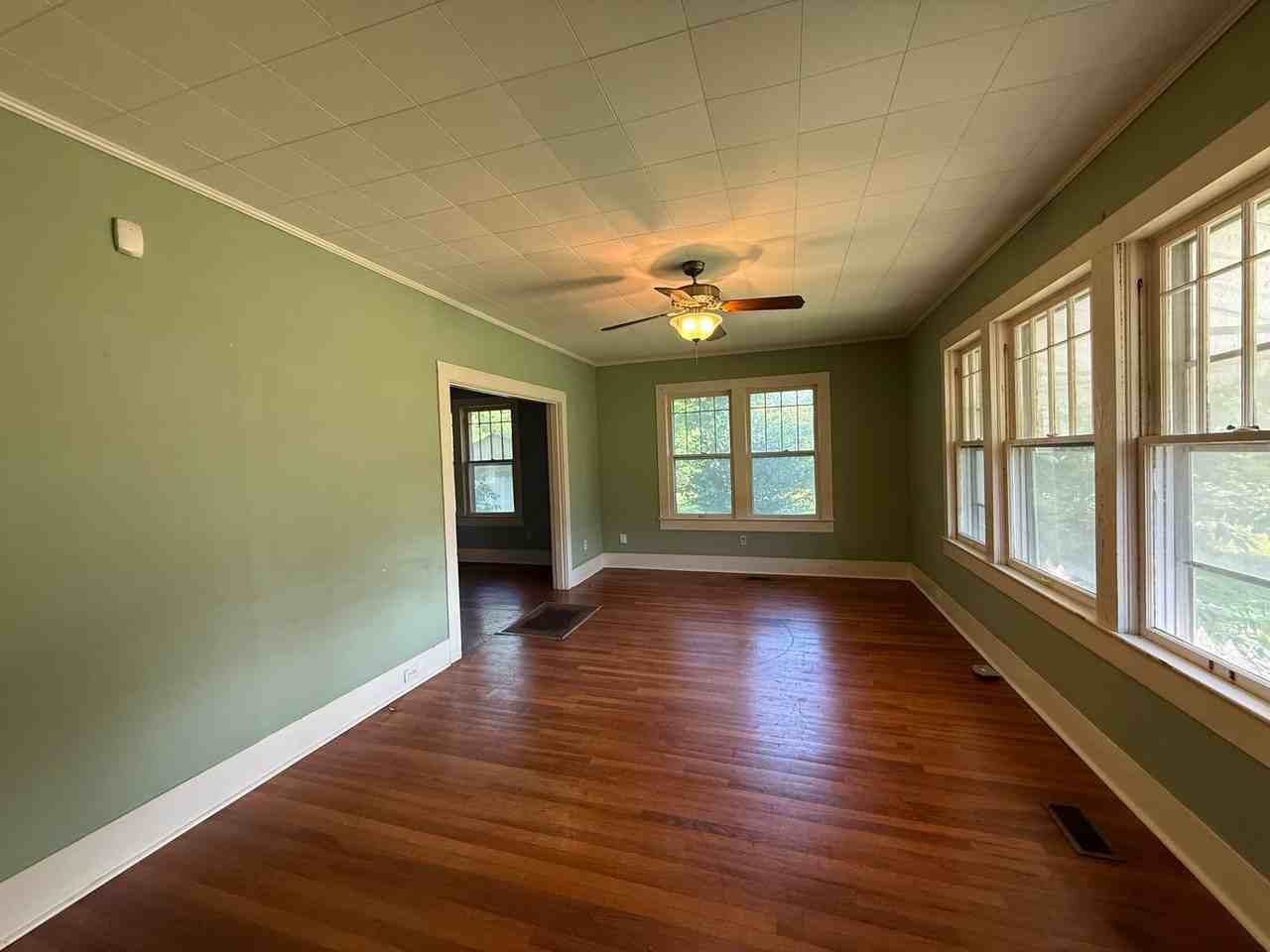 1101 Olive St - Photo 3 of 12