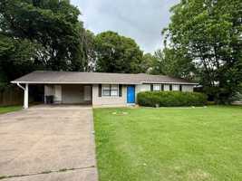 featured image of 1116 W Nettleton Ave