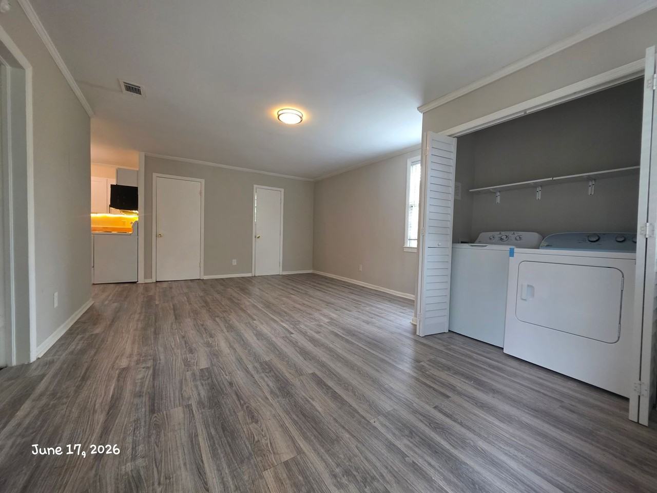 1118 E 39th St - Photo 5 of 13