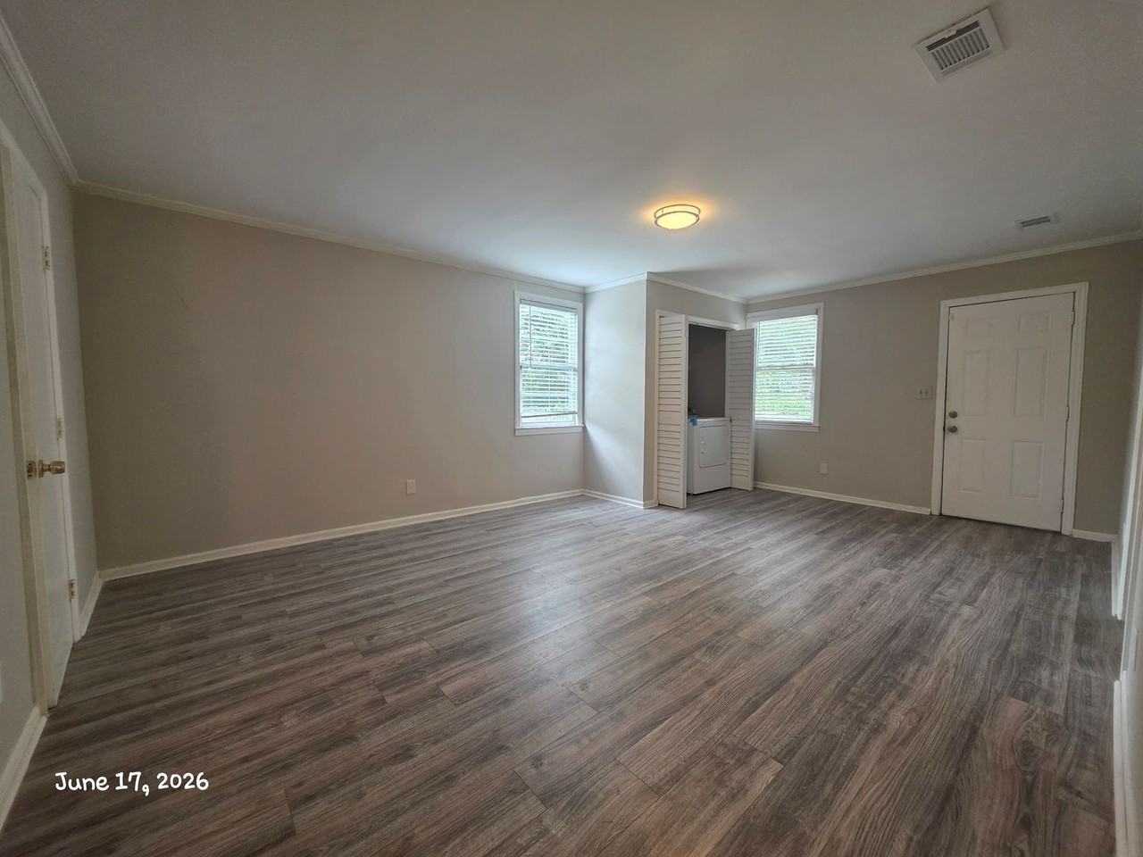 1118 E 39th St - Photo 6 of 13
