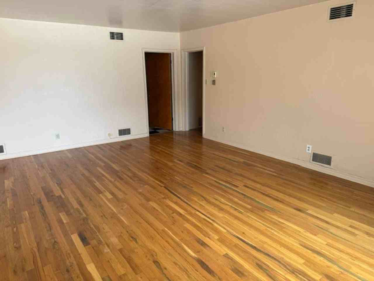 1810 N Juniper Ave - Photo 2 of 13