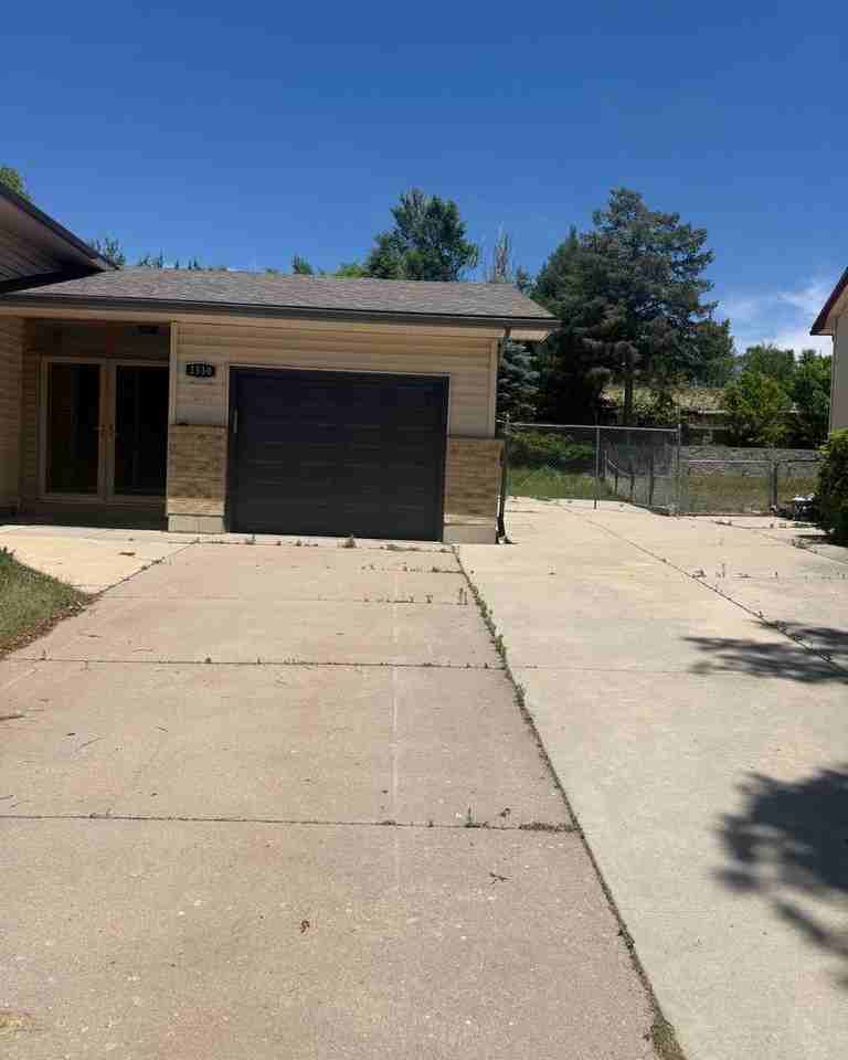 1510 Terra Vista Ln - Photo 3 of 24