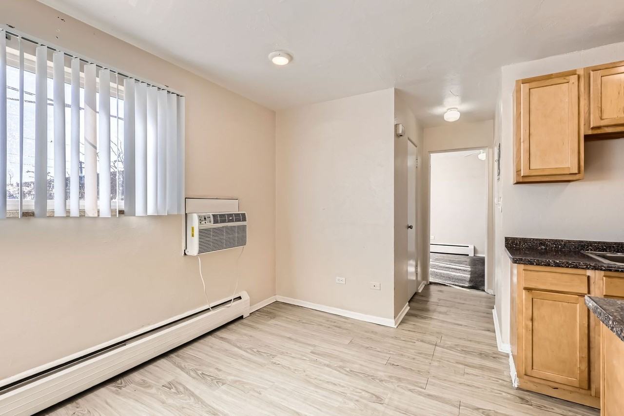 1415 Yosemite Plainsman Apartments (1 and 2 Bedroom Units) - Photo 5 of 22