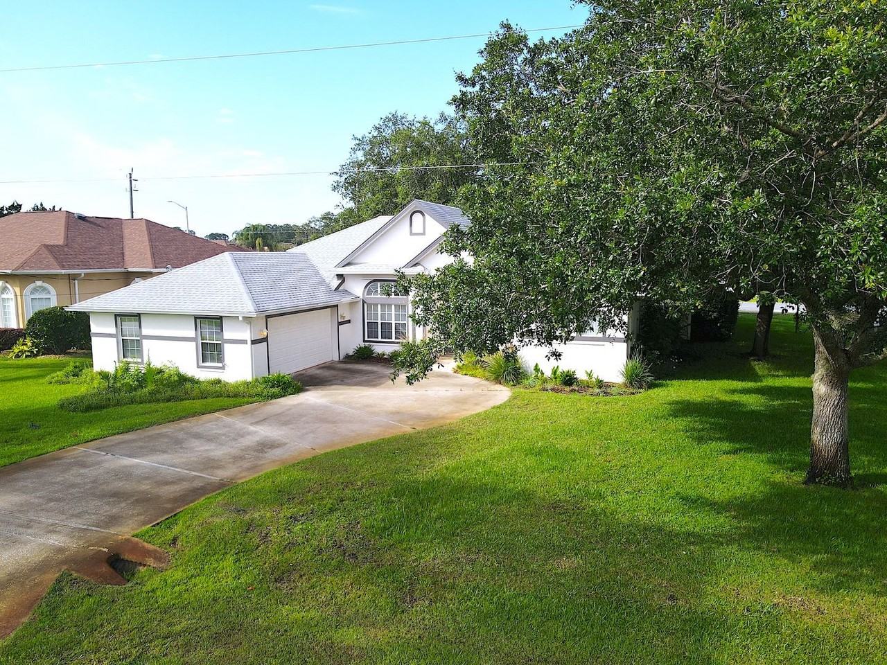 27 Empress Ln - Photo 3 of 50