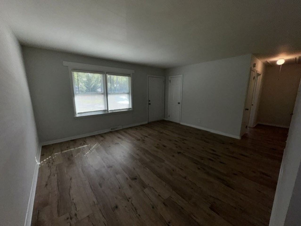 602 Camrose Dr - Photo 3 of 9