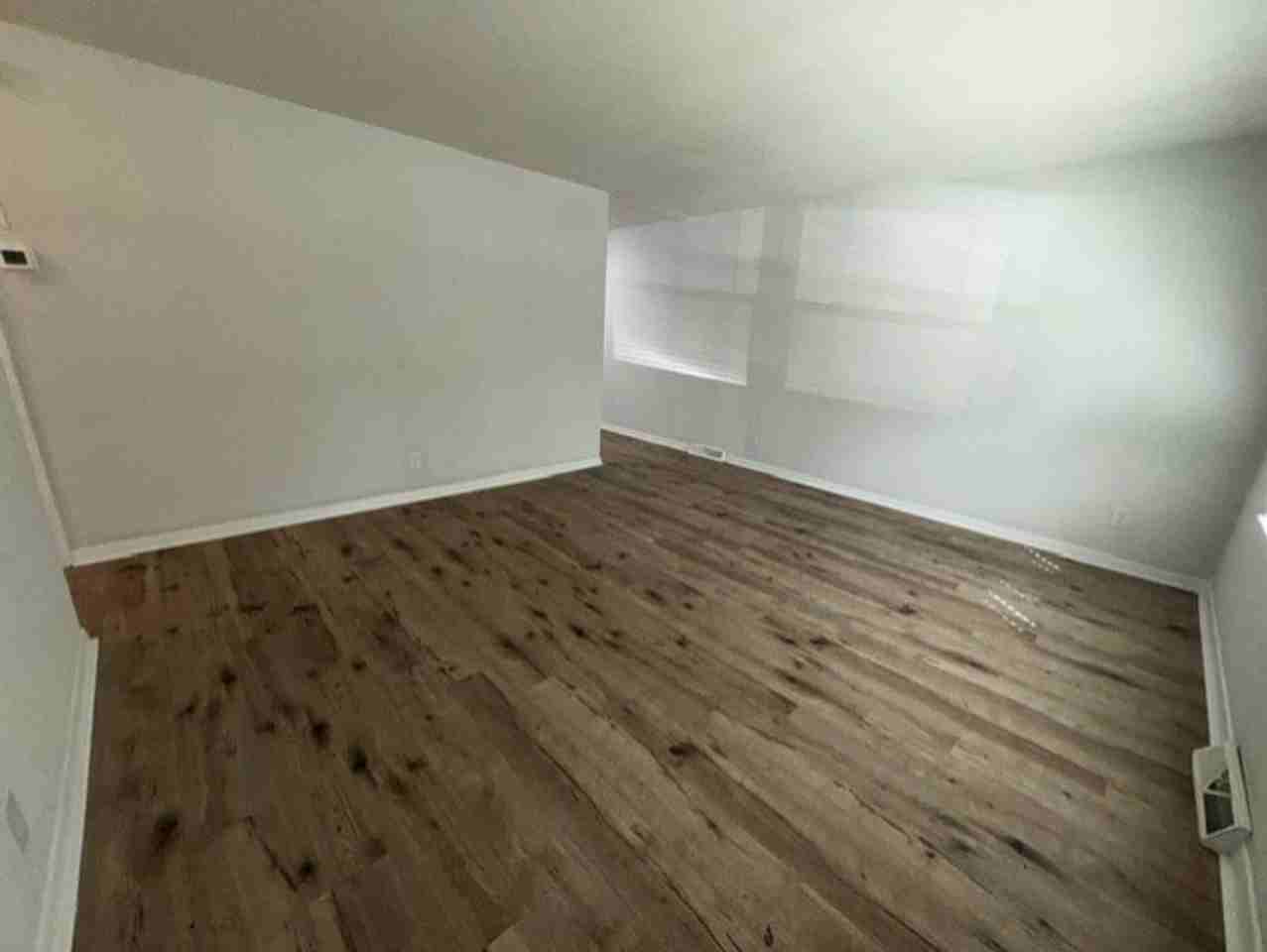 602 Camrose Dr - Photo 4 of 9