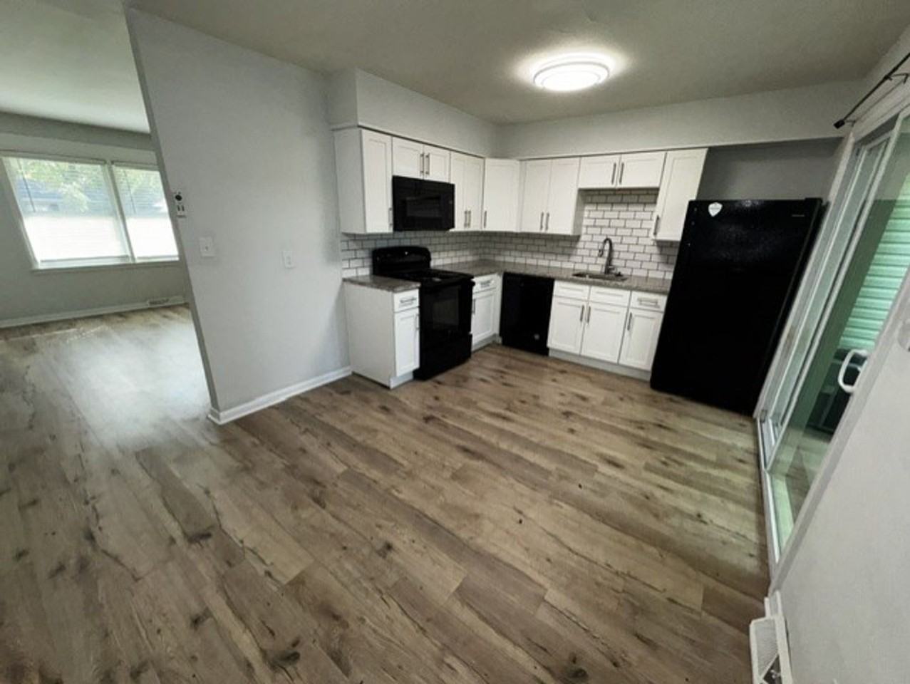 602 Camrose Dr - Photo 6 of 9