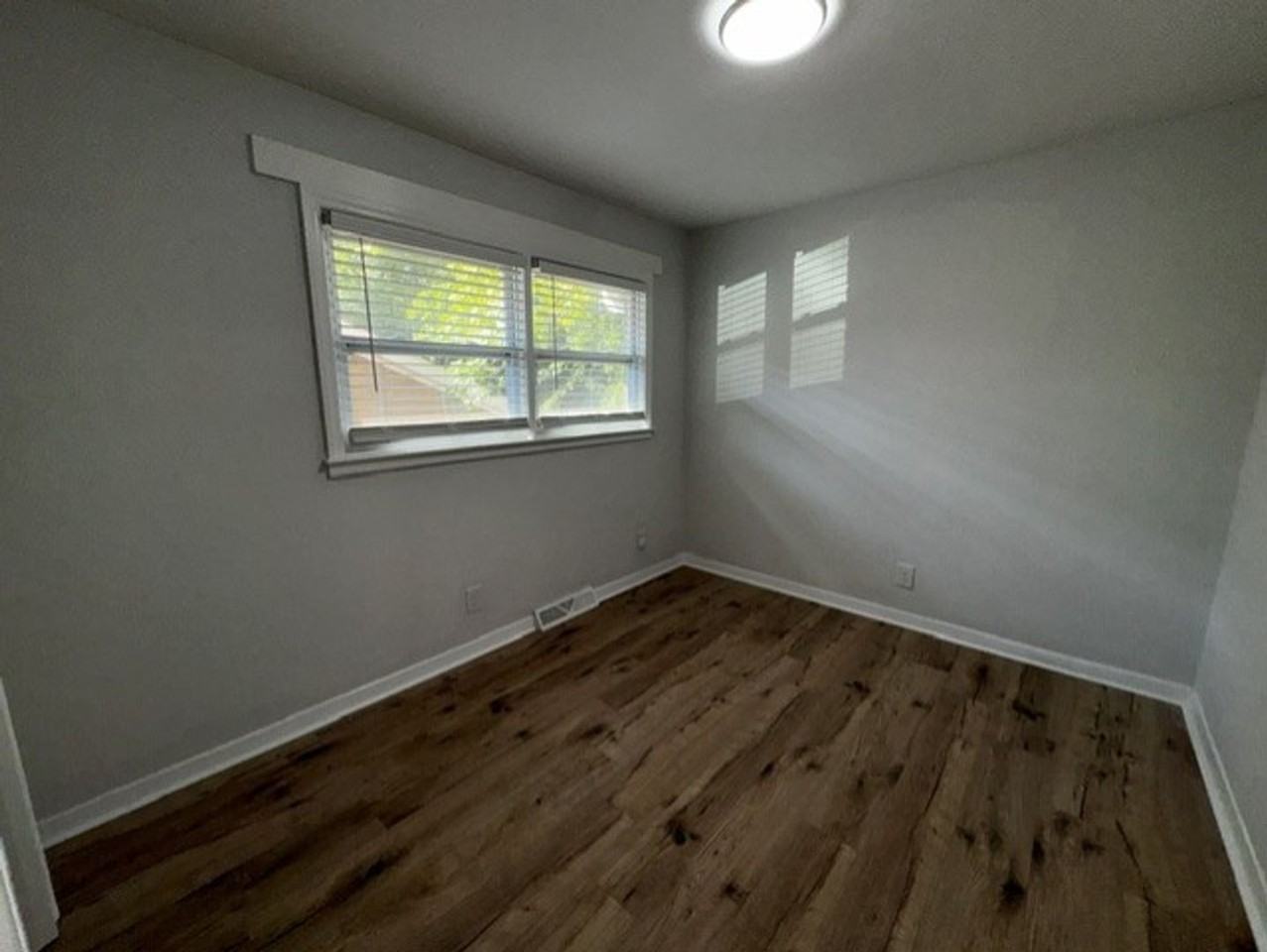 602 Camrose Dr - Photo 7 of 9