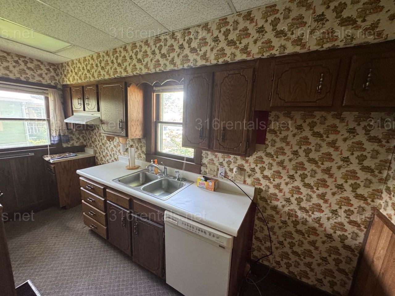 301 Old Main St - Photo 5 of 8